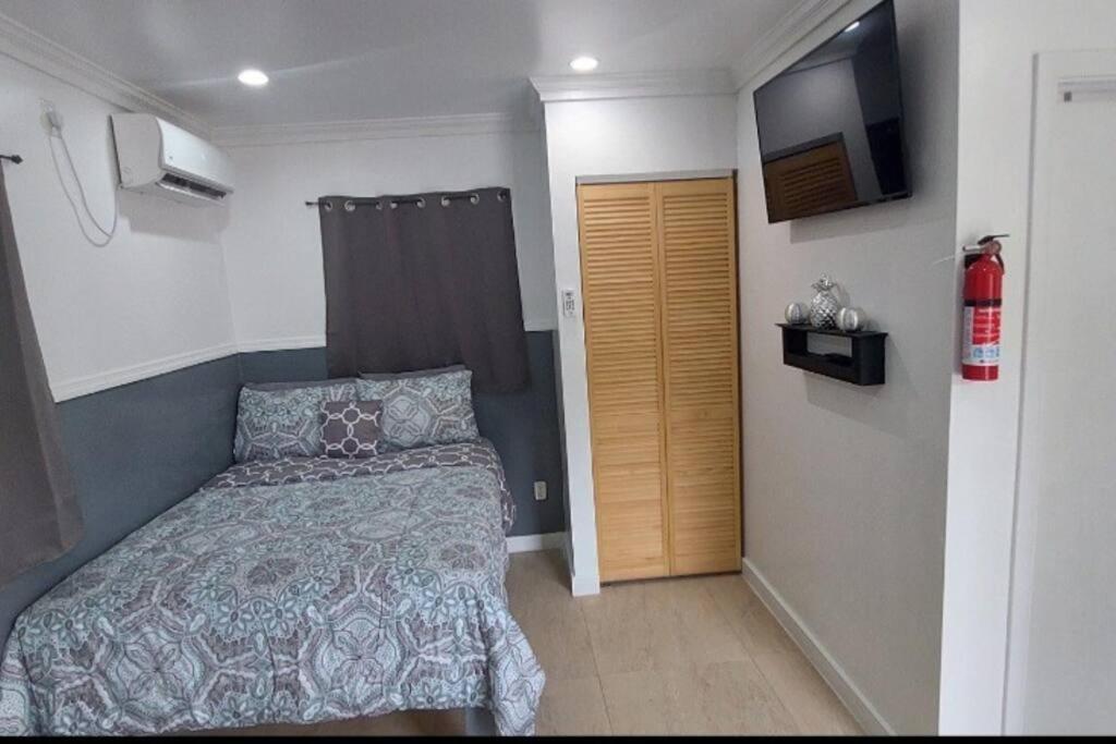 Budget & Basic In Local Neighborhood, 7Min Drive To Downtown Nassau Beach Paradise公寓 外观 照片